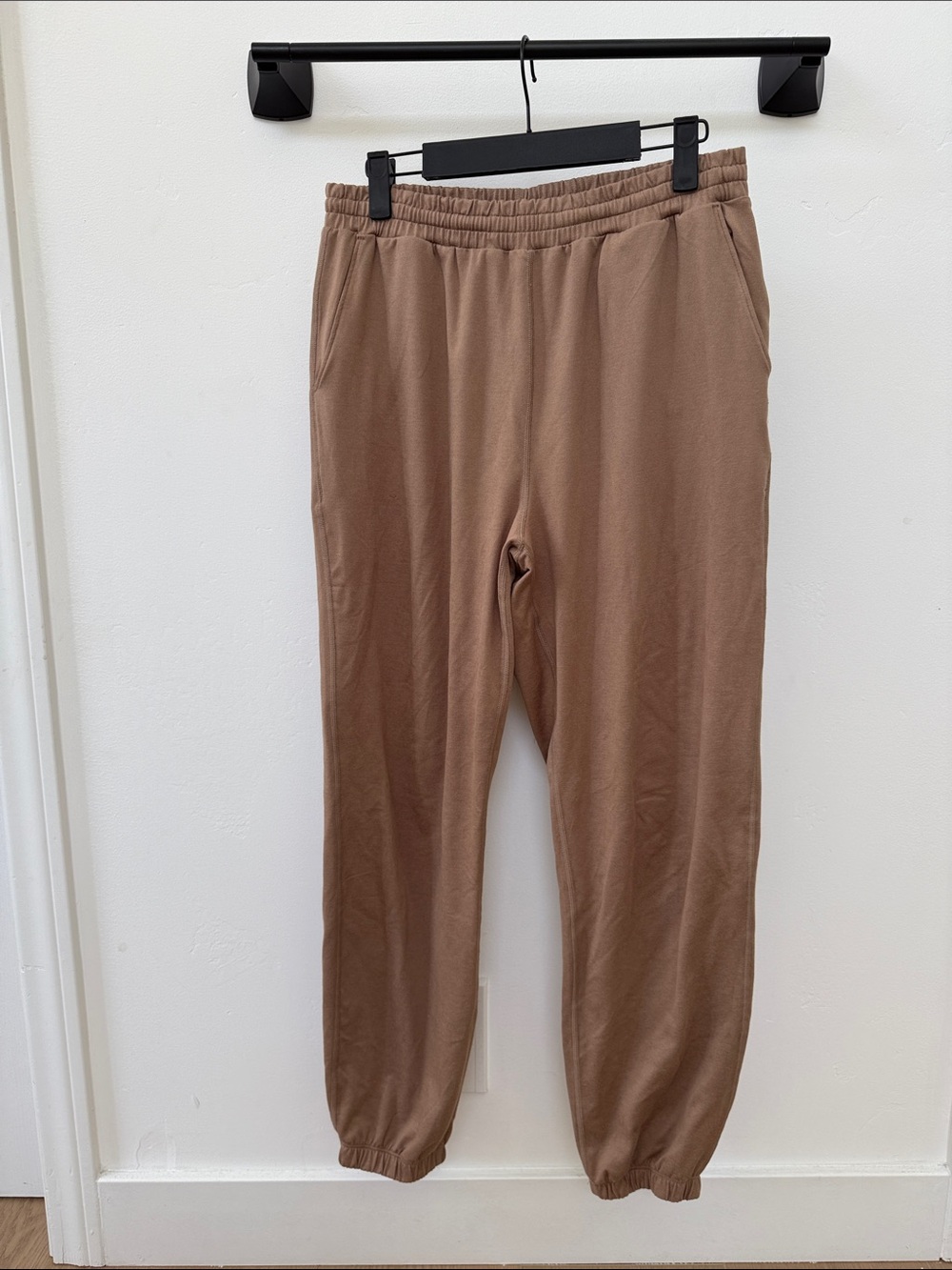Vuori Brown Elastic-Waist Jogger Pants